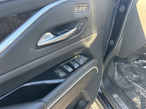 Used 2024 Cadillac Escalade ESV Sport Platinum image 15