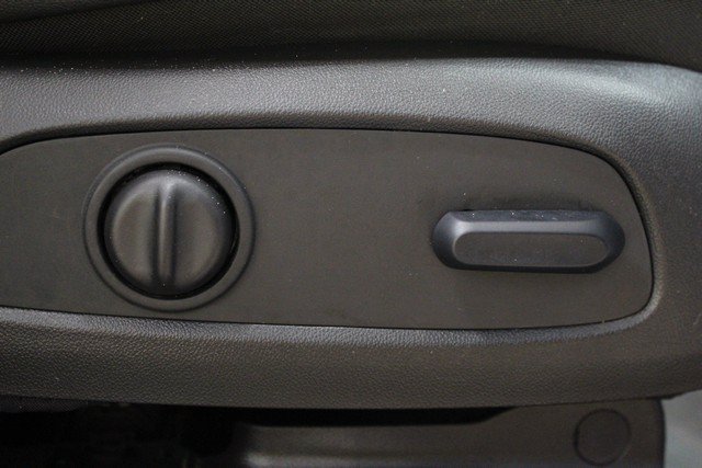 Used 2023 Buick Encore GX Essence w/ Experience Buick Package FWD image 11