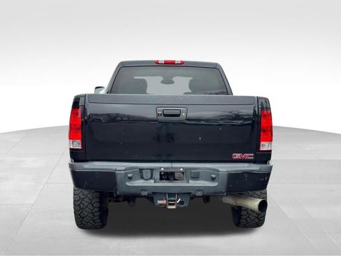 Used 2014 GMC Sierra 2500 Denali w/ Suspension Package, Off-Road image 8