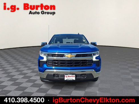 Used 2024 Chevrolet Silverado 1500 LT AWD/4WD image 2