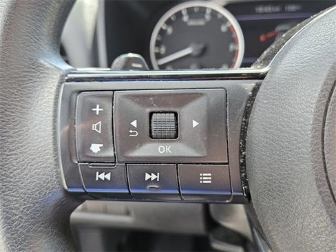 Used 2023 Nissan Rogue SV image 24