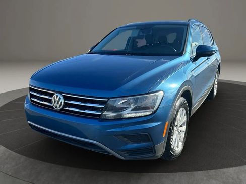 Used 2019 Volkswagen Tiguan SE w/ Panoramic Sunroof Package image 5