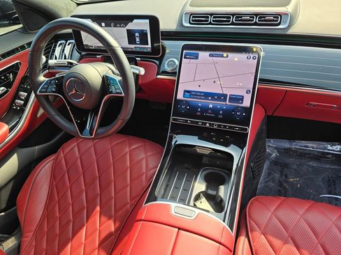 Certified 2022 Mercedes-Benz S 580 4MATIC Sedan w/ AMG Line Package image 11
