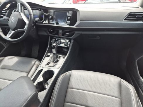 Used 2024 Volkswagen Jetta SE image 19