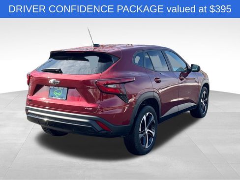 Used 2024 Chevrolet Trax RS w/ Driver Confidence Package image 2