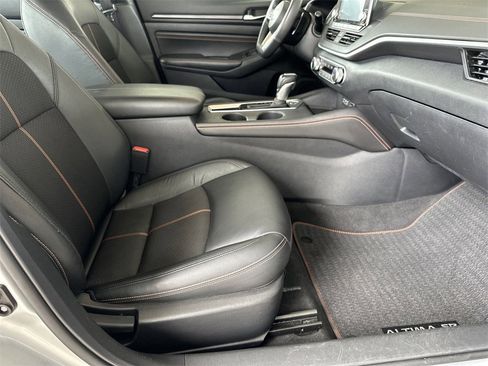Used 2022 Nissan Altima 2.5 SR image 36