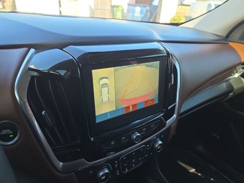 Certified 2018 Chevrolet Traverse High Country image 18