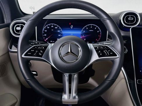 Used 2024 Mercedes-Benz GLC 300 image 18