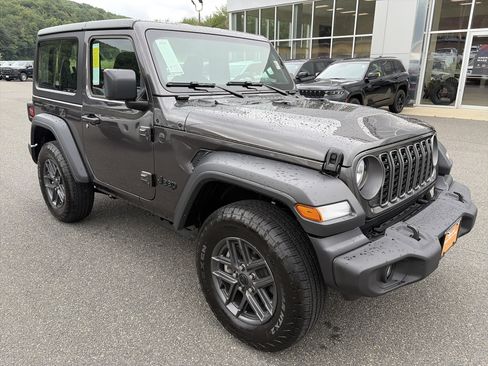 Certified 2026 Jeep Wrangler Sport AWD/4WD image 7