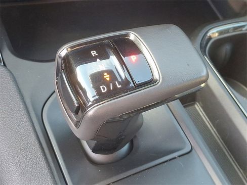 Used 2022 GMC Sierra 1500 AT4 w/ AT4 Premium Package image 14