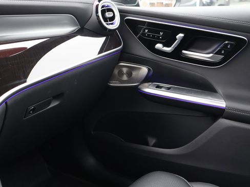 Certified 2025 Mercedes-Benz GLC 300 image 40