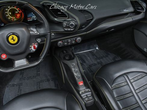 Used 2018 Ferrari 488 Spider RWD image 10