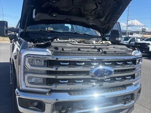 Used 2024 Ford F350 Lariat w/ FX4 Off-Road Package image 41