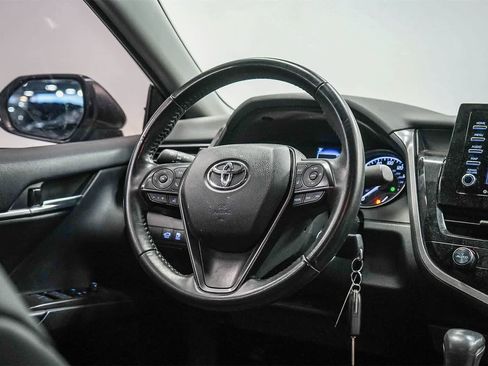 Used 2021 Toyota Camry SE image 15