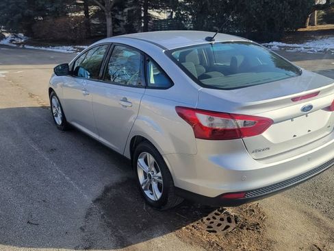 Used 2013 Ford Focus SE w/ SE Winter Pkg image 5
