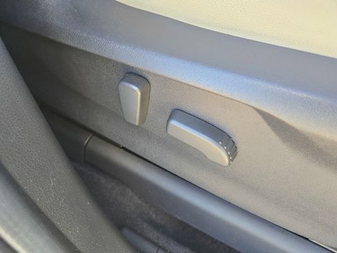 Used 2022 Subaru Ascent Limited image 27