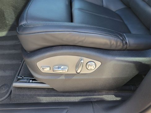 Certified 2025 Porsche Macan image 25