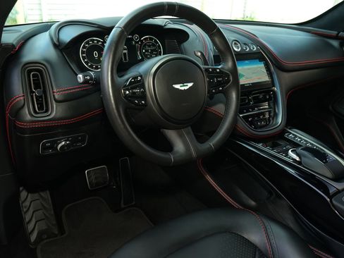 Used 2021 Aston Martin DBX AWD/4WD image 9