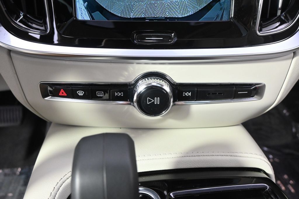 Used 2023 Volvo S60 T8 Plus w/ Climate Package AWD/4WD image 31