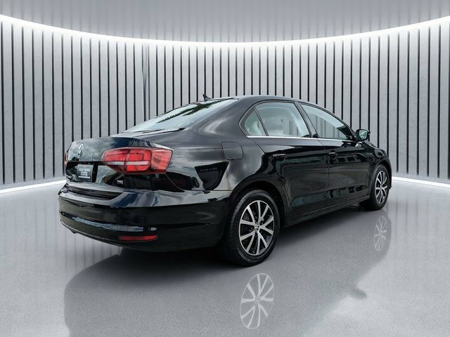 Used 2017 Volkswagen Jetta SE FWD image 4