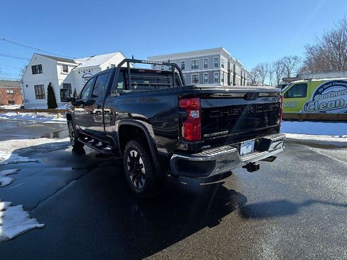 Used 2024 Chevrolet Silverado 2500 LT w/ Convenience Package image 5