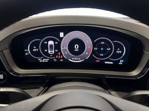 Used 2024 Porsche Cayenne Coupe image 20