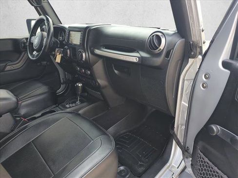 Used 2018 Jeep Wrangler Unlimited Sport w/ Connectivity Group image 18