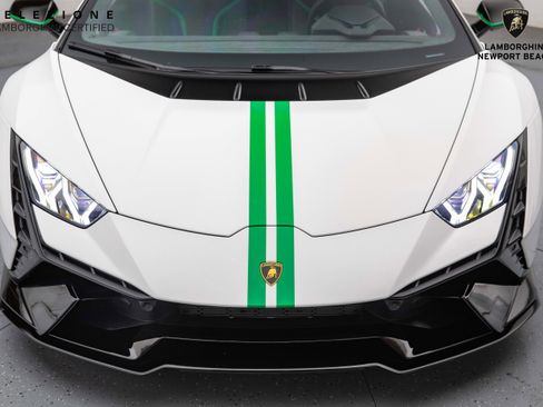 Used 2023 Lamborghini Huracan Tecnica image 9