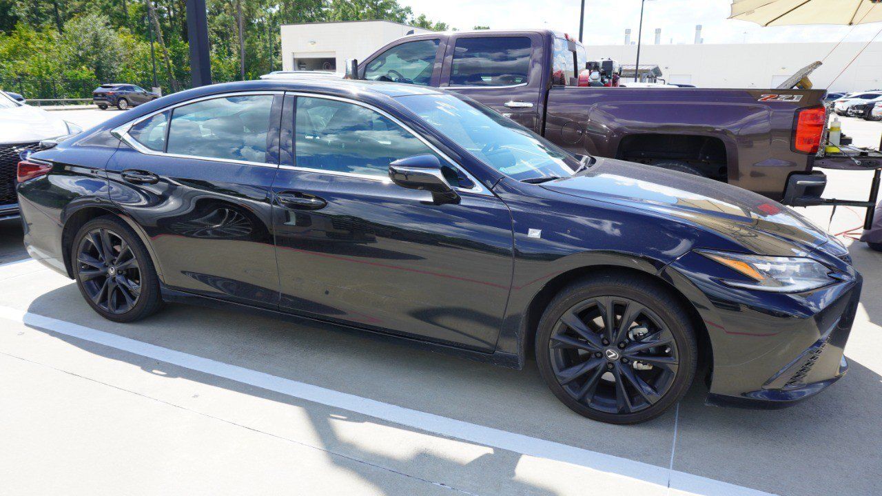 Used 2024 Lexus ES 300h F Sport w/ Accessory Package (Z2) FWD image 4