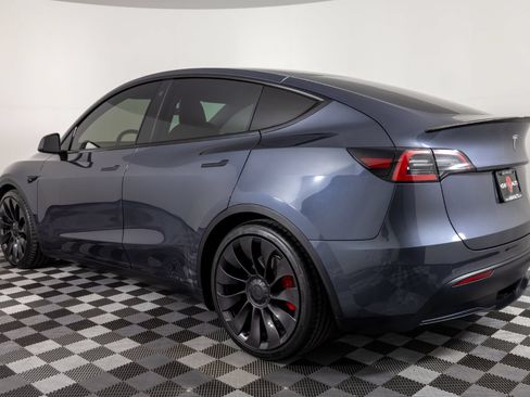 Used 2022 Tesla Model Y Performance AWD/4WD image 4