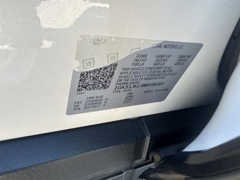 Used 2021 GMC Yukon XL Denali w/ Denali Premium Package image 33