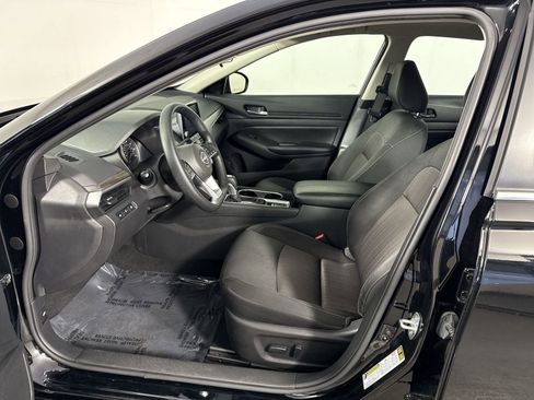 Certified 2024 Nissan Altima 2.5 SV image 4