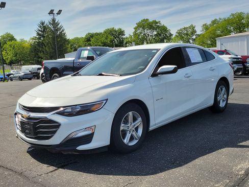Used 2024 Chevrolet Malibu LS FWD image 2