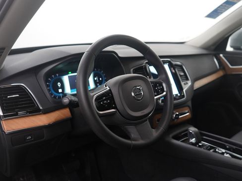 Used 2024 Volvo XC90 B6 Plus image 17