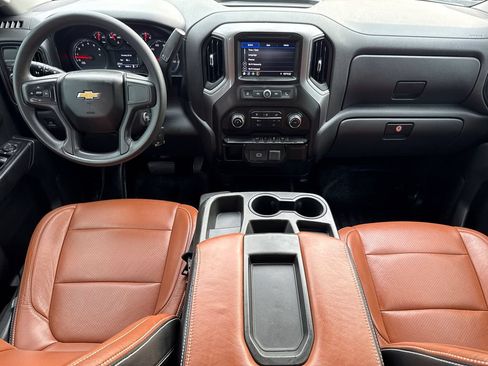 Used 2020 Chevrolet Silverado 1500 Custom w/ Custom Value Package RWD image 10