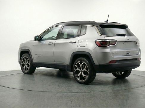 Used 2025 Jeep Compass Limited image 6