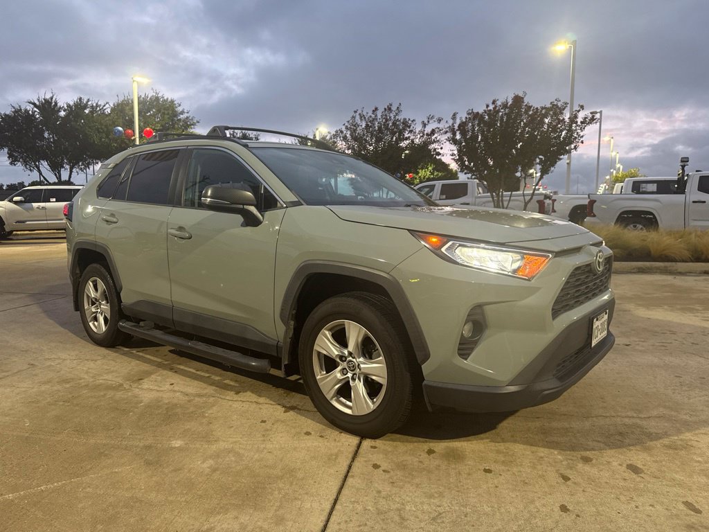 Used 2021 Toyota RAV4 XLE FWD image 19