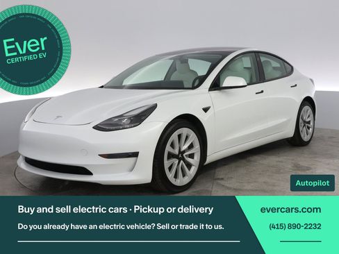 Used 2023 Tesla Model 3 Standard Range image 1
