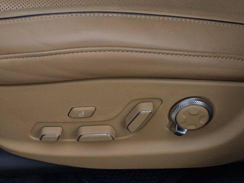 Used 2024 Genesis GV80 3.5T w/ Prestige Package image 32