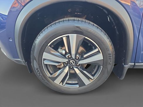 Used 2023 Nissan Rogue Platinum image 9