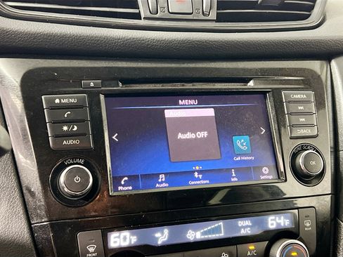 Used 2018 Nissan Rogue SV image 26