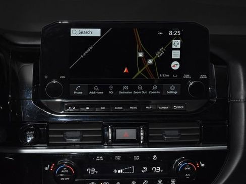 Used 2025 Nissan Pathfinder SL image 17