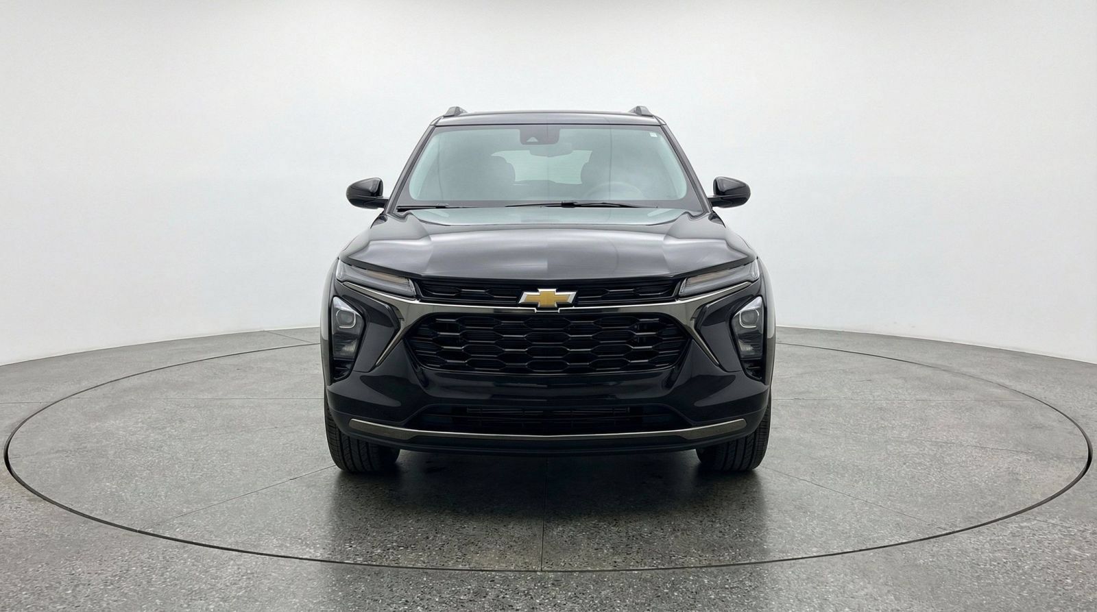 Used 2025 Chevrolet TrailBlazer LT FWD image 2