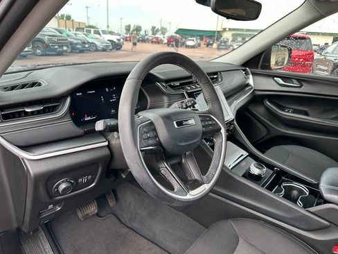 Used 2023 Jeep Grand Cherokee L Laredo w/ Luxury Tech Group I AWD/4WD image 12