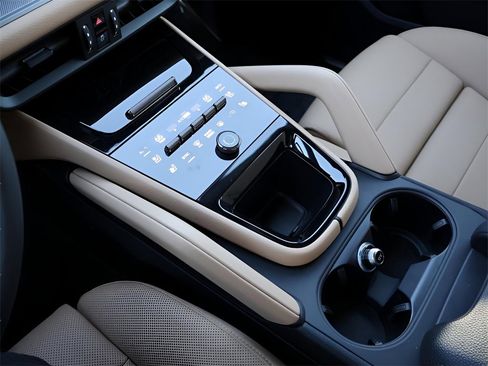 New 2026 Porsche Cayenne image 24