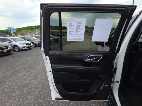 Used 2021 Chevrolet Suburban LT AWD/4WD image 26