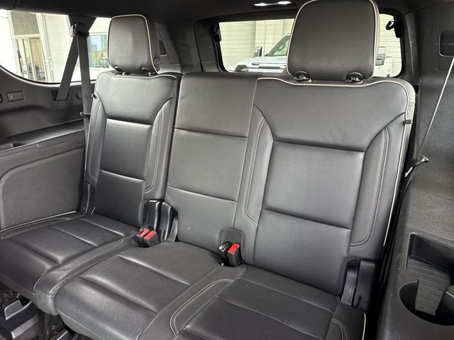 Used 2023 Chevrolet Suburban Premier AWD/4WD image 6