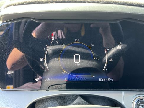 Used 2024 Chevrolet Trax LT w/ LT Convenience Package FWD image 10