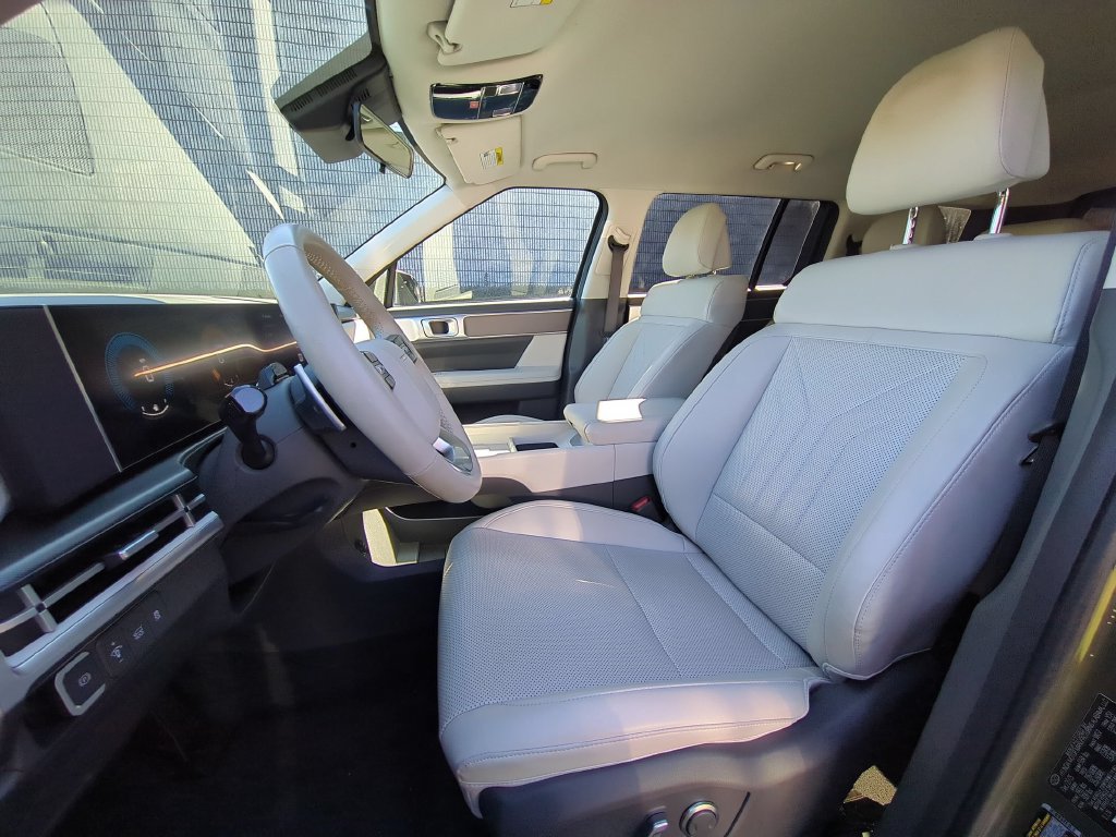 Used 2026 Hyundai Santa Fe SEL FWD image 24