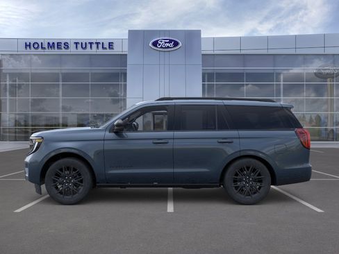 New 2026 Ford Expedition Platinum image 3